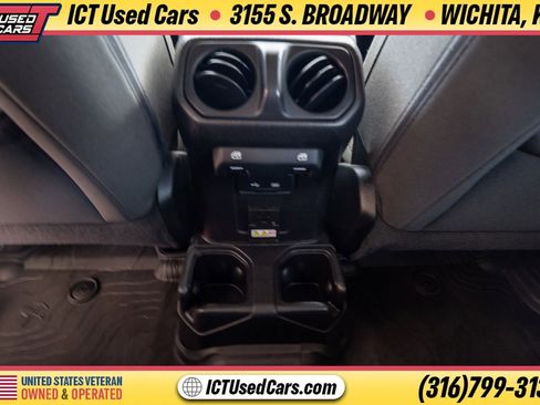 Used 2018 Jeep Wrangler Unlimited Sahara AWD/4WD image 24