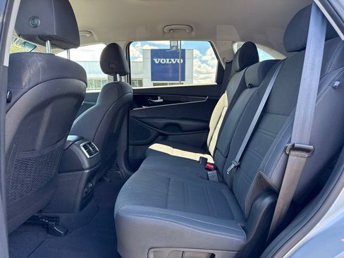Used 2020 Kia Sorento S AWD/4WD image 5