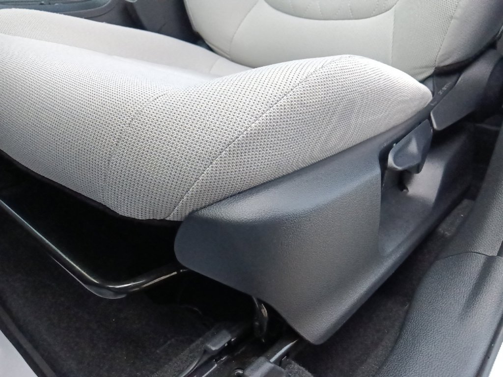 Used 2025 Toyota Corolla Cross L FWD image 16