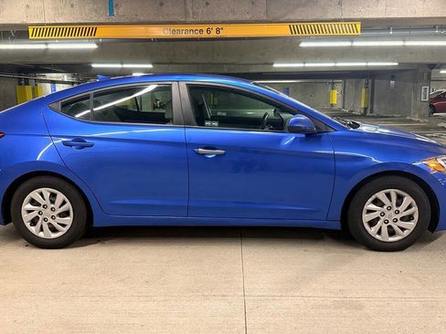 Used 2017 Hyundai Elantra SE image 5