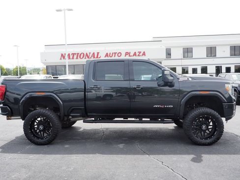 Used 2020 GMC Sierra 3500 AT4 w/ AT4 Premium Package AWD/4WD image 8