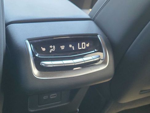 Used 2023 Cadillac XT6 Premium Luxury w/ Technology Package AWD/4WD image 12