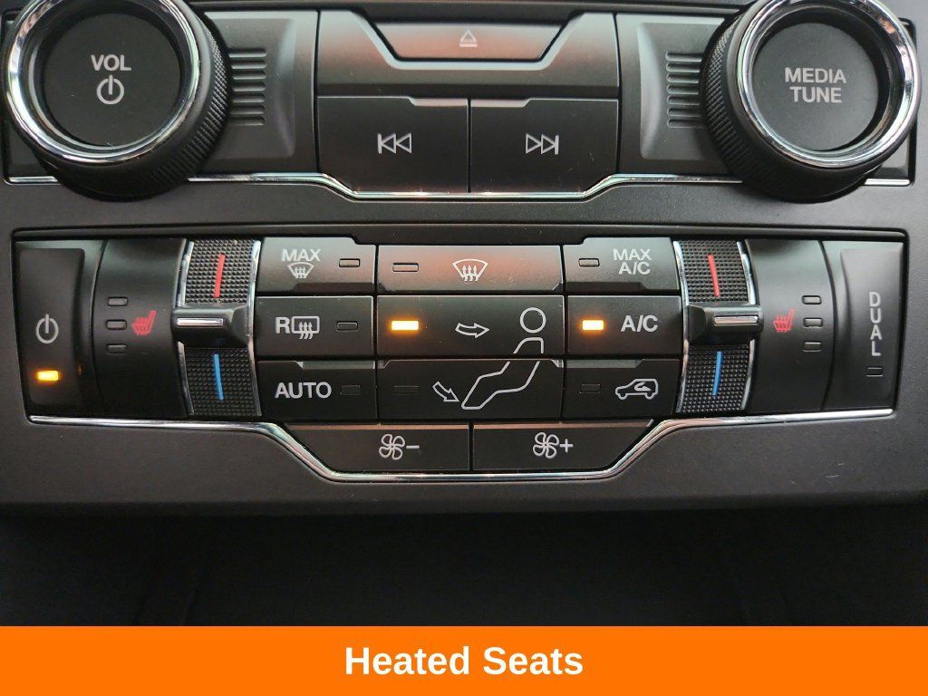 Used 2017 Ford Explorer XLT w/ Equipment Group 202A AWD/4WD image 19