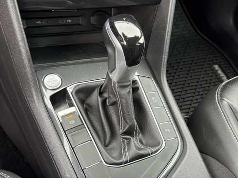 Certified 2024 Volkswagen Tiguan SE R-Line image 16