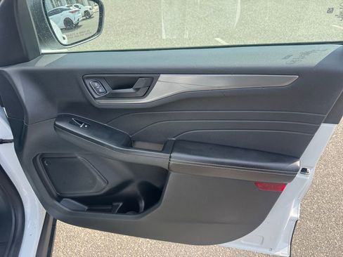 Used 2025 Ford Escape Active image 17