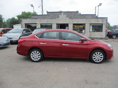 Used 2016 Nissan Sentra SV image 2