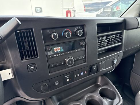 New 2024 Chevrolet Express 3500 w/ Power Convenience Package image 19