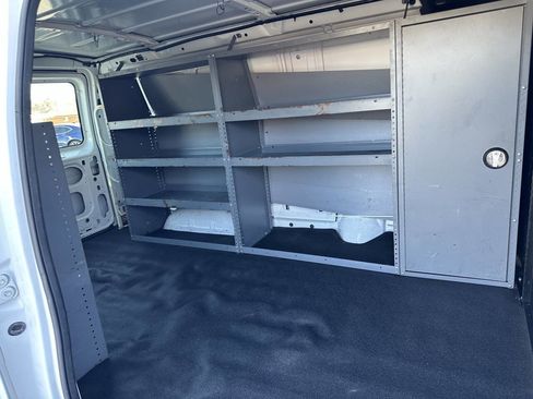 Used 2010 Ford E-150 and Econoline 150 image 21