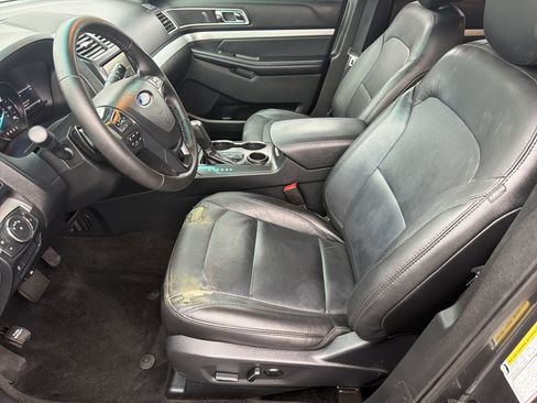 Used 2016 Ford Explorer XLT w/ Equipment Group 202A image 9