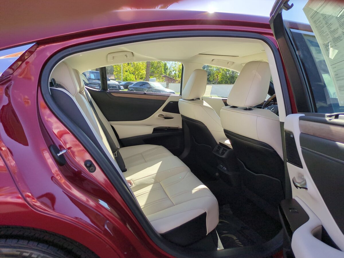 Used 2023 Lexus ES 350 Ultra Luxury w/ Accessory Package (Z1) FWD image 27