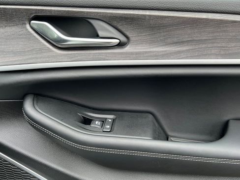 Used 2025 Jeep Grand Cherokee Limited 4xe image 23