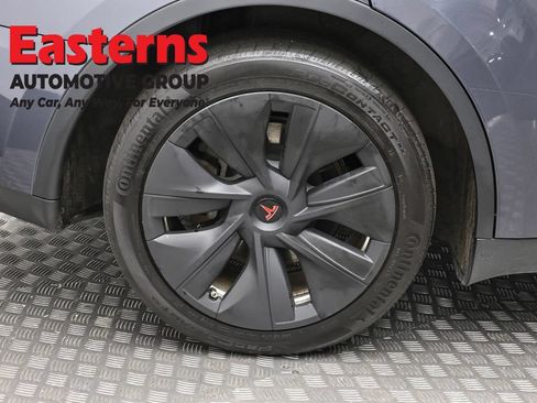 Used 2023 Tesla Model Y Long Range AWD/4WD image 23
