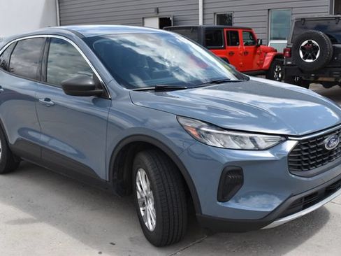 Used 2024 Ford Escape Active AWD/4WD image 3