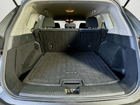 Used 2023 Nissan Rogue SV FWD image 27
