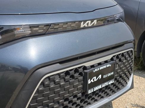 Certified 2025 Kia Soul LX w/ LX Technology Package FWD image 5