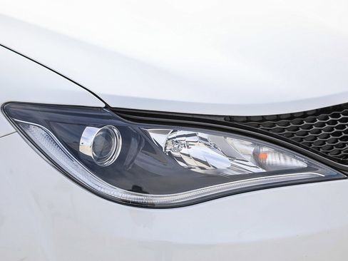 Used 2020 Chrysler Pacifica Touring-L Plus w/ S Appearance Package FWD image 8