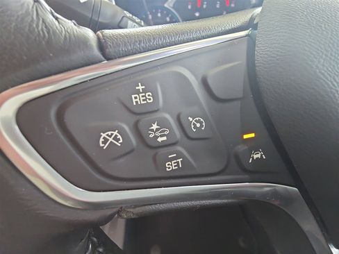 Used 2020 Chevrolet Equinox LT image 35