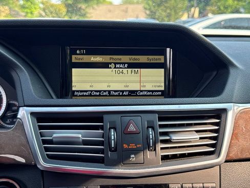 Used 2010 Mercedes-Benz E 550 Sedan image 18