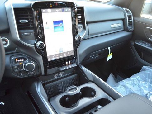 New 2026 RAM 1500 4x4 Crew Cab image 21