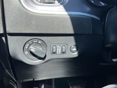 Used 2022 Dodge Charger SXT w/ Leather Interior Group image 28