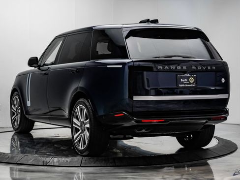 Used 2023 Land Rover Range Rover SV AWD/4WD image 11