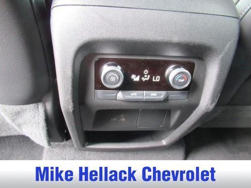 Used 2025 Buick Enclave Preferred FWD image 19