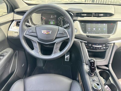 Used 2025 Cadillac XT5 Luxury FWD image 13