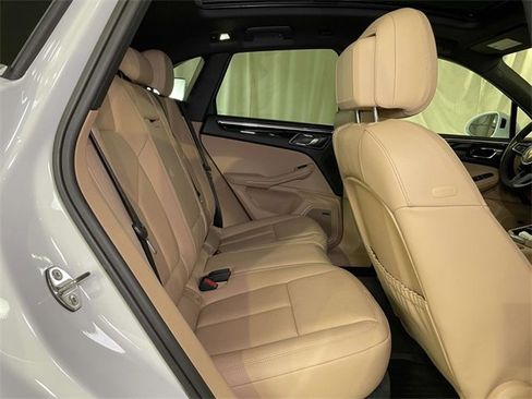 New 2026 Porsche Macan image 22