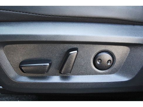 Used 2026 Nissan Rogue SV w/ SV Premium Package image 25