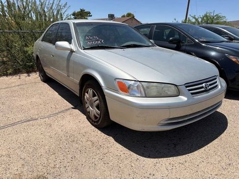 Used 2000 Toyota Camry CE FWD image 1