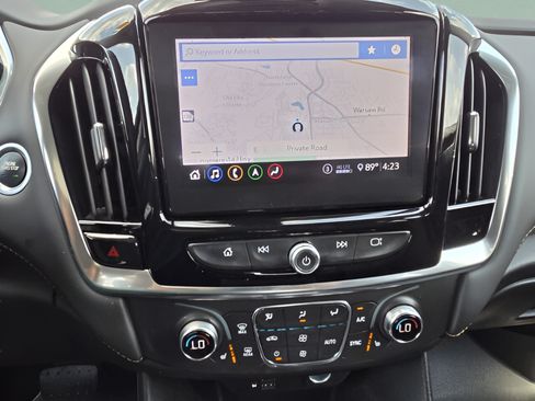 Used 2021 Chevrolet Traverse RS FWD image 17