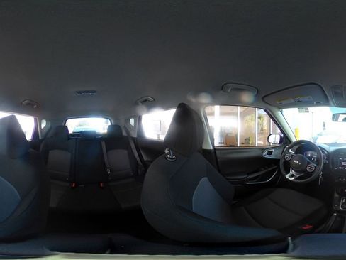 Used 2025 Kia Soul LX w/ LX Technology Package FWD image 42