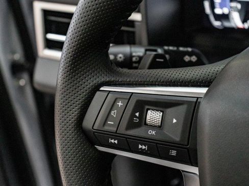 New 2025 Mitsubishi Outlander SE image 9