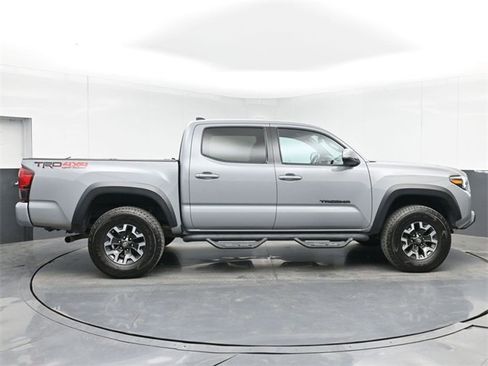Used 2019 Toyota Tacoma TRD Off-Road image 15
