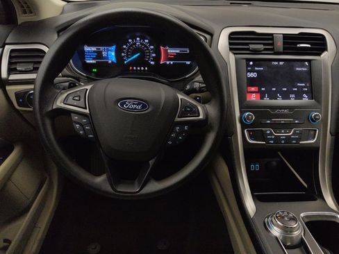 Used 2019 Ford Fusion SE image 22