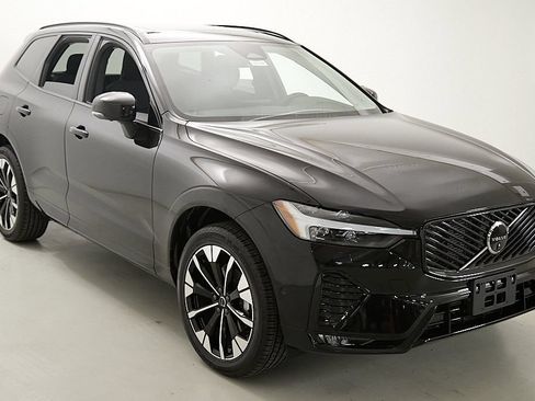 New 2026 Volvo XC60 B5 Plus w/ Protection Package Premier AWD/4WD image 4