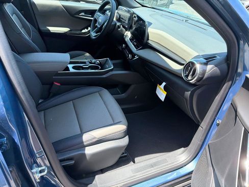 New 2026 Chevrolet Equinox LT w/ Convenience Package II FWD image 13
