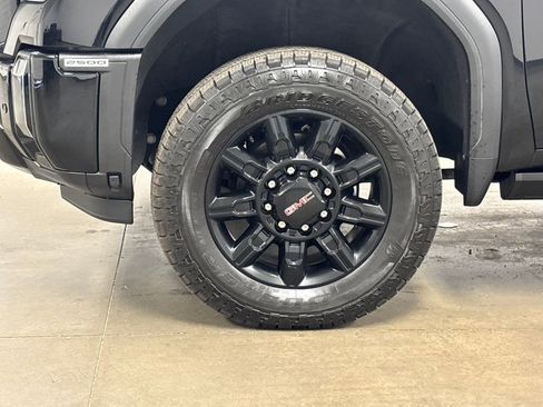 Used 2024 GMC Sierra 2500 AT4 w/ AT4 Premium Plus Package image 9