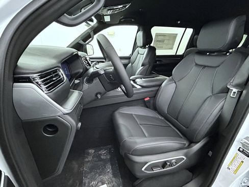 New 2026 Jeep Grand Wagoneer L Limited AWD/4WD image 10