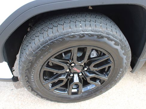 Used 2025 GMC Sierra 1500 Elevation w/ LPO, Elevation Black Package AWD/4WD image 20