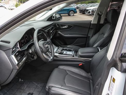 Used 2024 Audi Q8 Prestige w/ Prestige Package AWD/4WD image 19