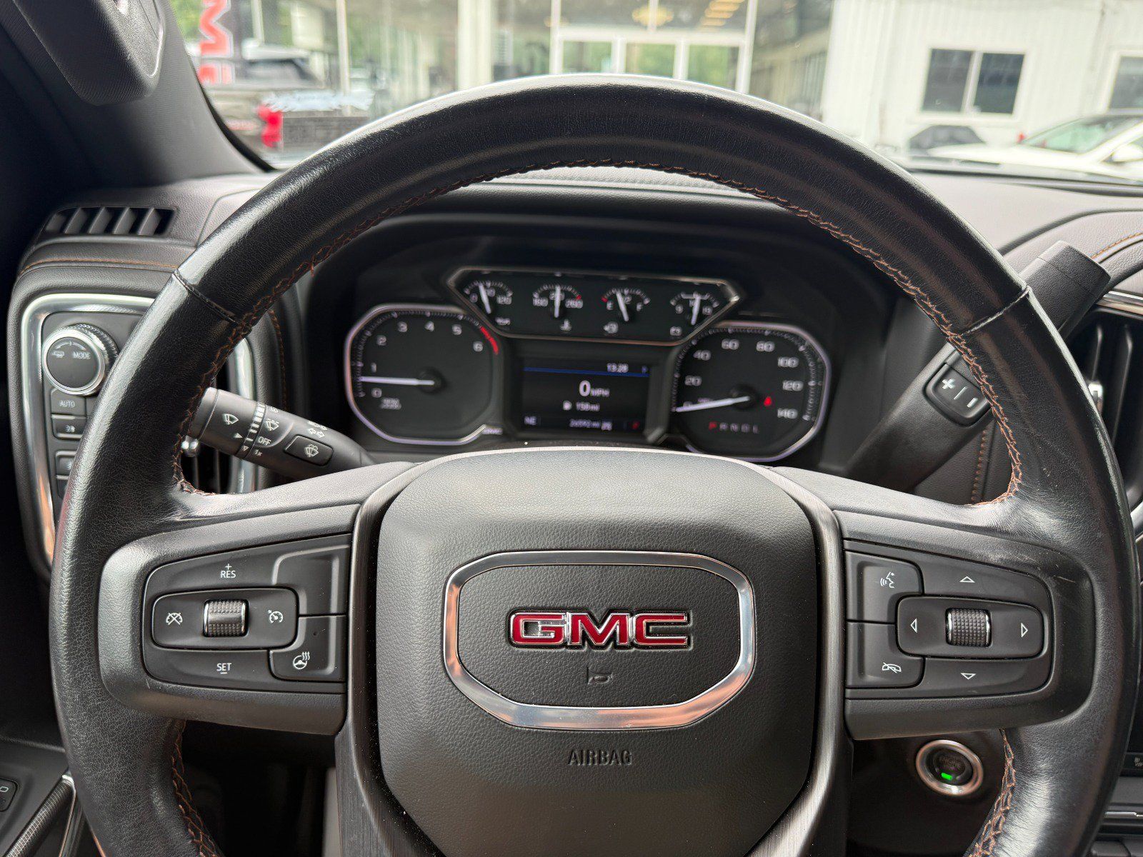 Certified 2022 GMC Sierra 2500 AT4 w/ Snow Plow Prep/Camper Package AWD/4WD image 28
