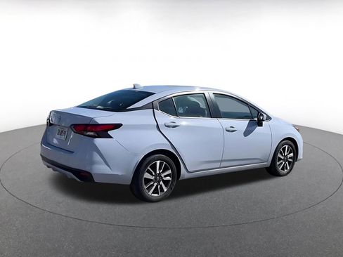 Used 2025 Nissan Versa SV image 14