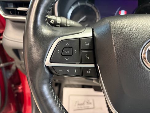 Used 2021 Toyota Highlander Limited AWD/4WD image 15