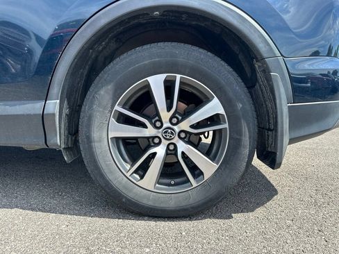 Used 2017 Toyota RAV4 XLE AWD/4WD image 6