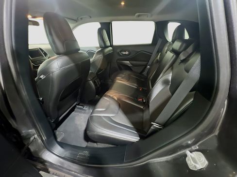 Used 2020 Jeep Cherokee Latitude Plus image 16