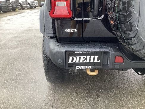 New 2025 Jeep Wrangler Unlimited Rubicon 392 image 16