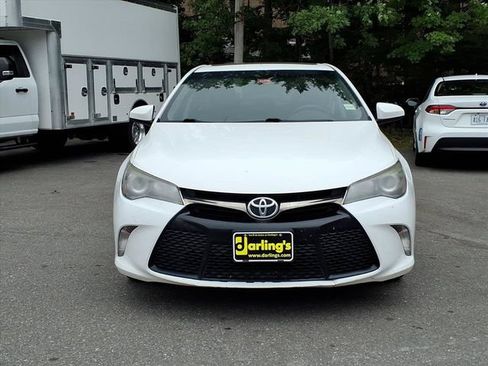 Used 2017 Toyota Camry SE w/ Moonroof Package FWD image 2