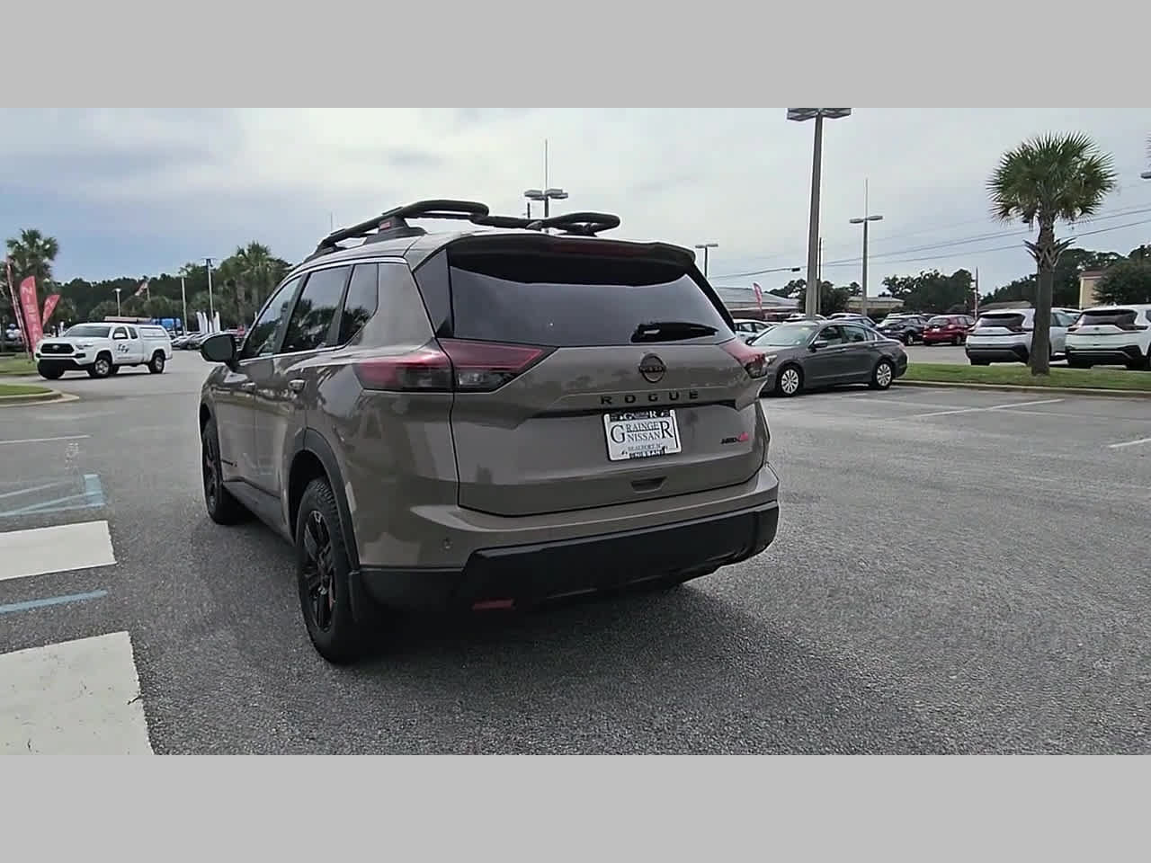 Used 2025 Nissan Rogue SV w/ Rock Creek Premium Package AWD/4WD image 31