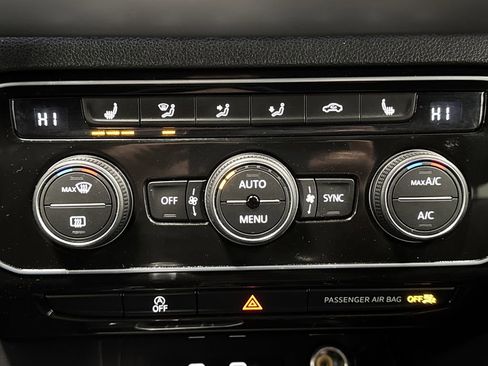 Used 2023 Volkswagen Atlas Cross Sport SEL image 20